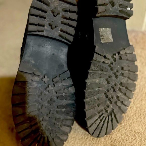 Super cute pair of dream pair boots - Picture 2 of 3